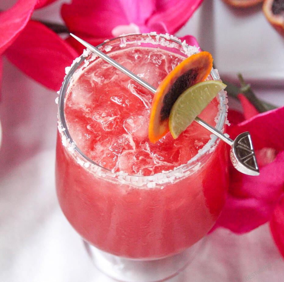 Enjoy these tasty tequila cocktails that aren't margaritas on Taco Tuesday or during happy hour. They give the margarita some competition and will impress friends, too! Easy Cocktail Recipes | Tequila Recipes | Happy Hour Recipes | Drink Recipes with Alcohol | Best Cocktails #tequila #cocktails #recipes #happyhour