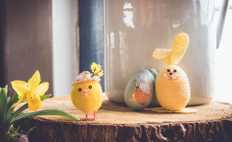 Adults want baskets too, so help the Easter Bunny come up with some impressive Easter basket ideas for adults that they will love. Adult Easter Basket Ideas | Easter Baskets for Adults #easterbasketideas #easter #Holidays #HolidayIdeas