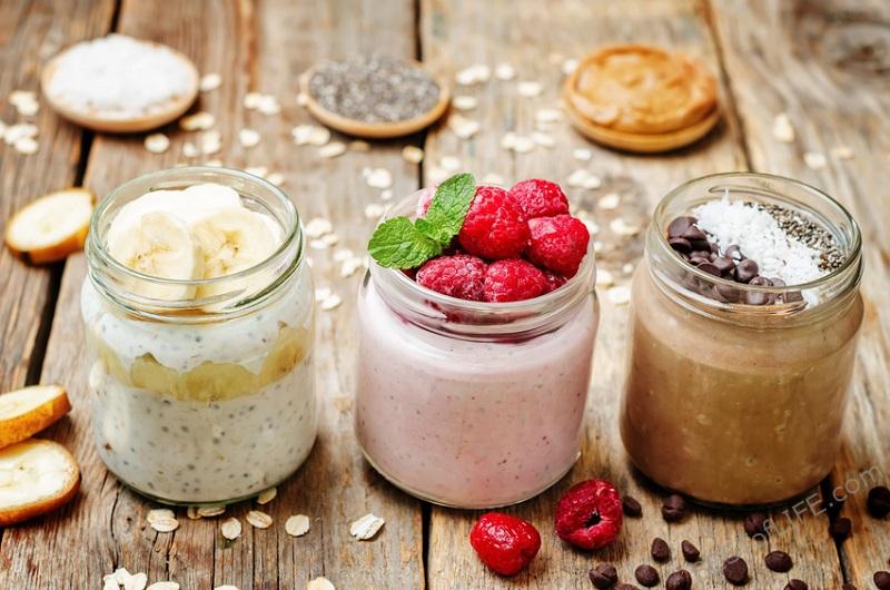 The best overnight oats in a jar recipes offer a healthy breakfast that anyone in the family can take on the go. These overnight oats recipes are also the perfect healthy snack option. Overnight Oats Recipes | Best Overnight Oats | Healthy Overnight Oats Recipes #easyrecipes #overnightoats #Easybreakfastrecipes #breakfastrecipes #snackrecipes