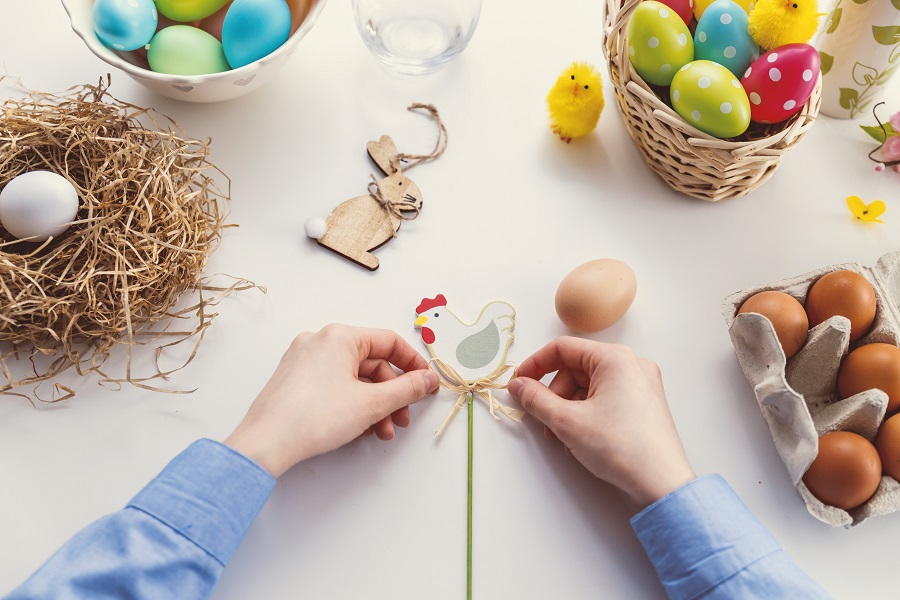 Adults want baskets too, so help the Easter Bunny come up with some impressive Easter basket ideas for adults that they will love. Adult Easter Basket Ideas | Easter Baskets for Adults #easterbasketideas #easter #Holidays #HolidayIdeas