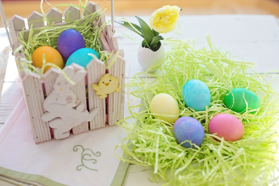 Easter basket ideas for tweens and teens do not have to break the bank, all you need are a few of their favorite treats. Easter Basket Ideas | Best Easter Basket Ideas | Cheap Easter Basket Ideas #easterbasketideas #easter #Holidays #HolidayIdeas