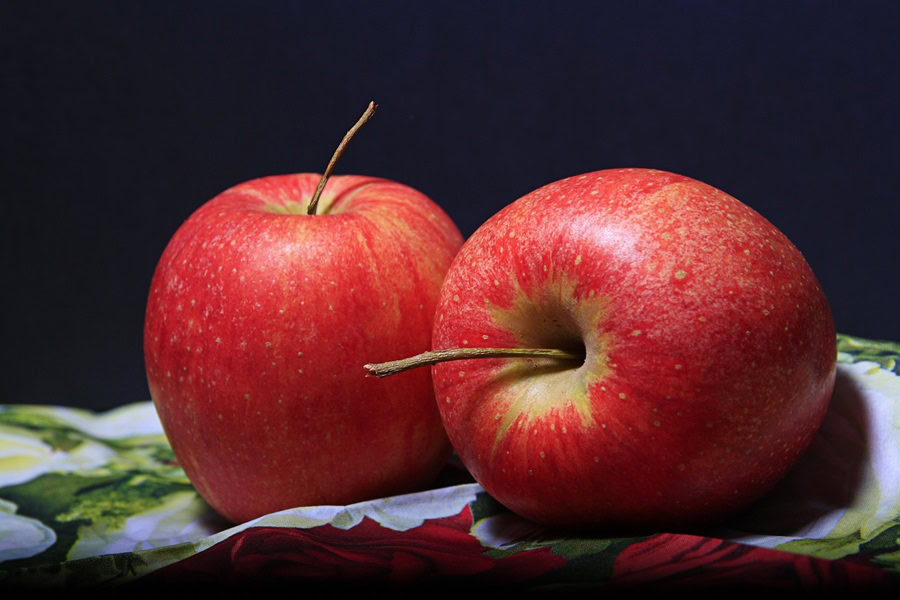 Easy Apple Dessert Recipes Close Up of Two Fresh Red Apples