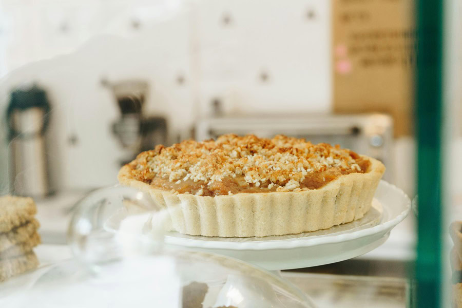 Apple Dessert Recipes an Apple Crumble in a Baking Dish on a Counter