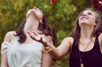 Get trendy and cozy with the most fabulous fall outfits for women over 30 and add your own twists to make it more you. 2018 Fall Fashion | Women's Fall Fashion | What to Wear this Fall | Fashionable Outfit Ideas #fashion #outfit #style #fall #2018trends