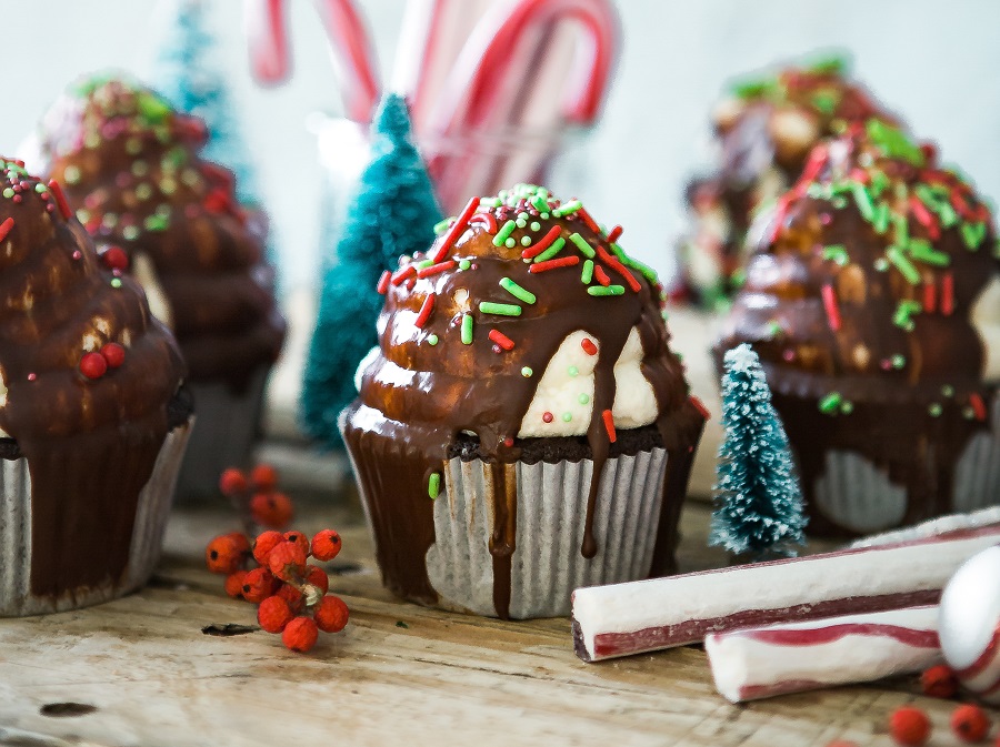 Holiday party food desserts for kids will not only fill your homes with amazing smells; they will also fill children with holiday joy. Holiday Party Food Recipes | Holiday Recipes for Kids | Party Foods for Kids | Holiday Desserts for Kids | Holiday Dessert Recipes