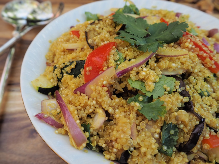 Quinoa side dish recipes can not only help you lose weight, they can also help improve your health and provide the extra protein you need. What is Quinoa | Is Quinoa Healthy | Does Quinoa Help You Lose Weight | What to Eat to Lose Weight | Quinoa Recipes | How to Make Quinoa | Quinoa Recipes for Weight Loss