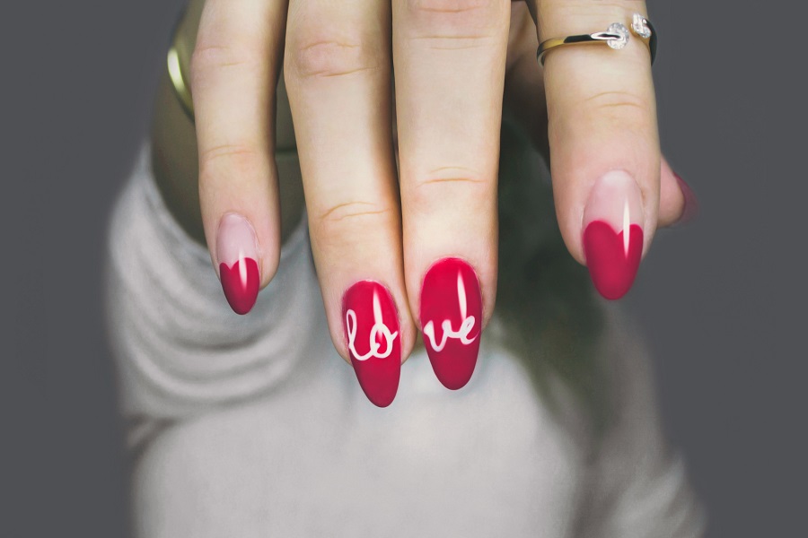 Using sexy Valentine’s Day nail ideas you can elevate your entire look and all it takes is some simple paint and a great date night planned. Valentine's Day Ideas | Valentine's Day Fashion | Date Night Fashion | Nail Art Ideas | Nail Art Tutorials | Nail Art Designs