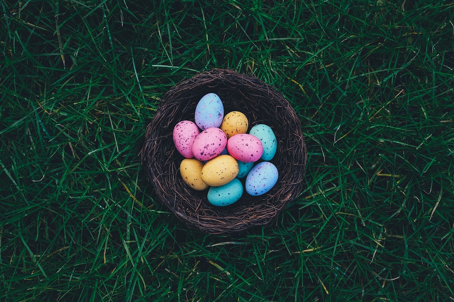 Easter egg hunt party ideas can help with your party planning and ensure that everyone has fun during this popular Easter tradition. Things to do on Easter | How to Celebrate Easter | What to do on Easter | How to Host an Easter Party | Easter Celebration Ideas