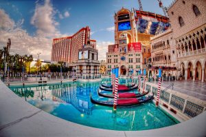 15 Free Things to Do in Las Vegas for Couples