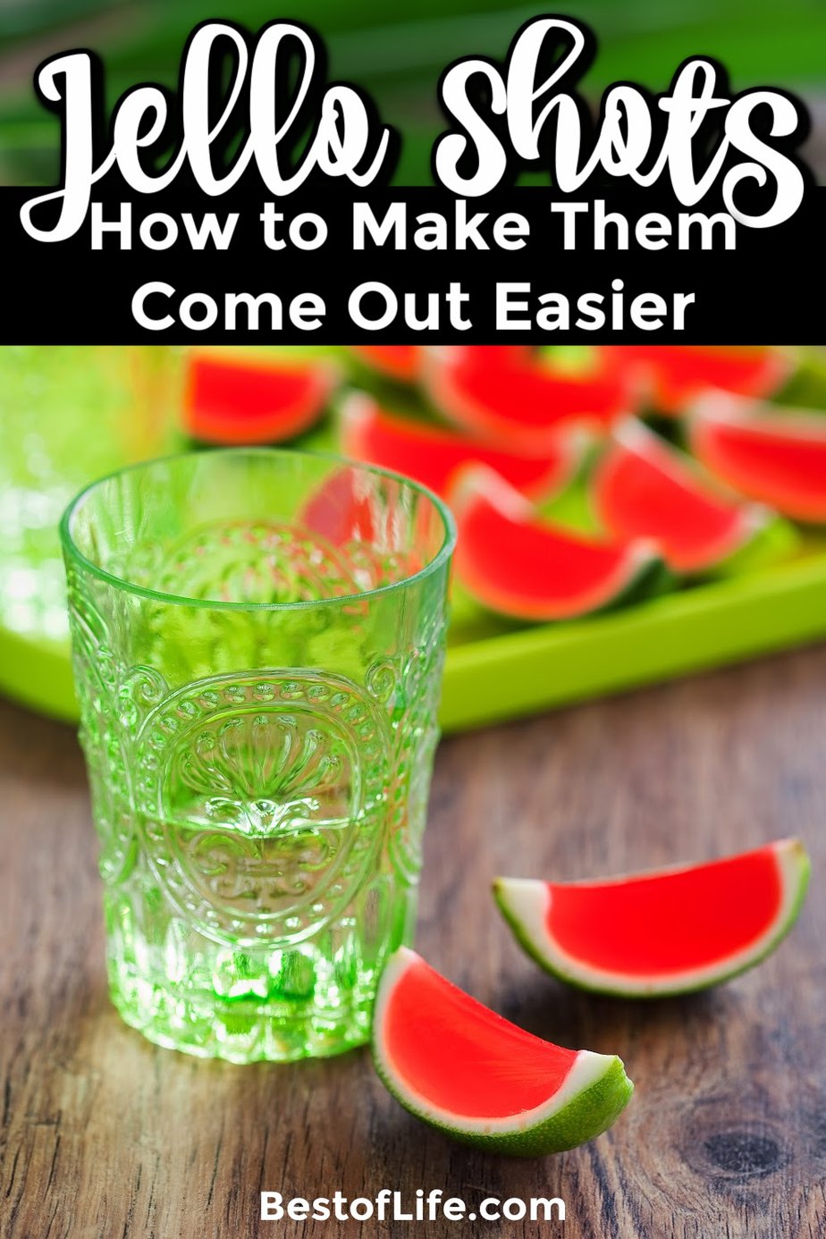 Jello shots are so much fun for parties and when you know how to make jello shots come out easier, you can look like a bartending pro! Tips for Jello Shots | Jello Shots Recipes | Cocktail Recipes | Party Recipes | Happy Hour Recipes via @thebestoflife