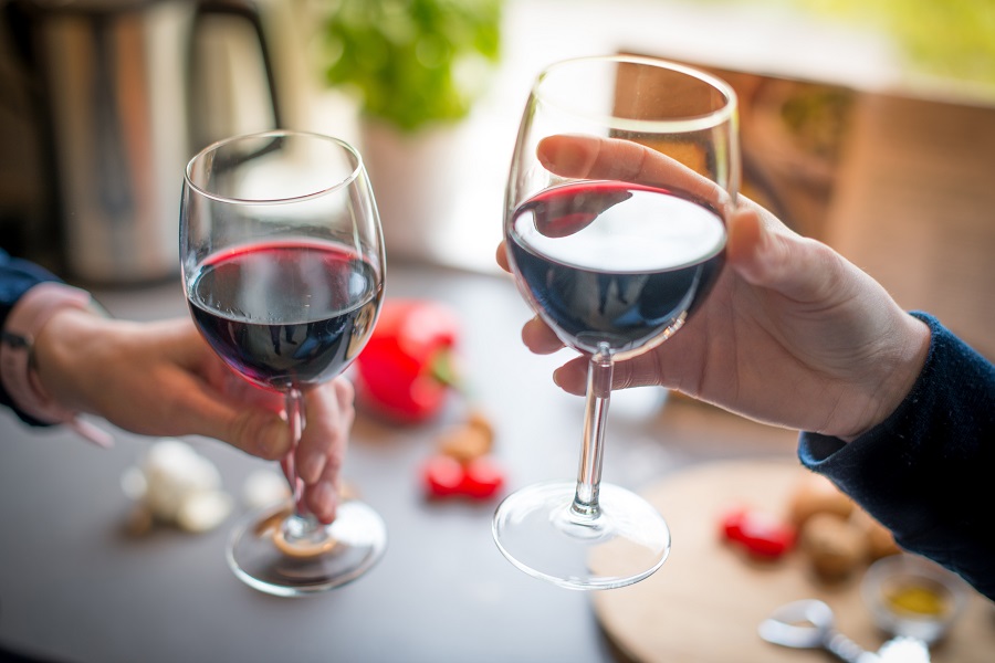 The best red wines under $30 offer a smooth profile and are perfect for dinners and happy hours with friends or a night in alone. What Makes Wines Expensive | Cheap Wines for Dinner Parties | Affordable Red Wines | Red Wines for BBQ | Affordable Fall Wines