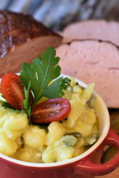 Instant pot meatloaf and mashed potatoes are the definitions of comfort food for many families and you can make these easy recipes when you are short on time. Rainy Day Instant Pot Recipes | Instant Pot Roast | Meatloaf and Potatoes Recipe | Instant Pot Meatloaf No Foil | Springform Pan Instant Pot Meatloaf