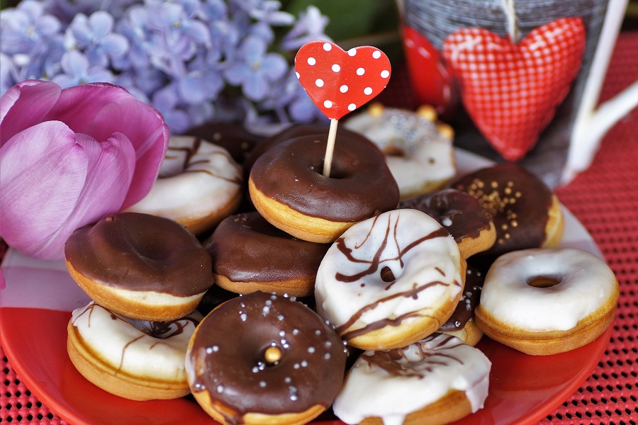 Use these easy recipes to make with kids as a way to bond as a family and teach children real life skills while they cook! Recipes for 11 Year Olds to Make | Kid Dinner Recipes | Kid-Friendly Dinner Recipes | Parent Child Cooking Recipes | Healthy Recipes for Kids to Make