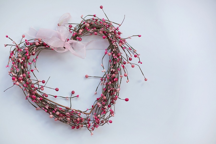 DIY Valentine's Day Decorations Heart Made from Twigs