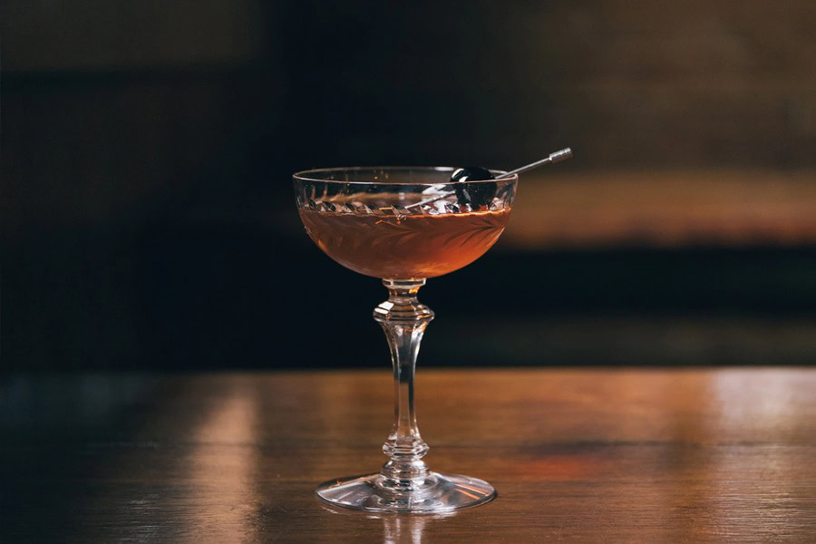 Easy Whiskey Drinks Classic Manhattan Recipe