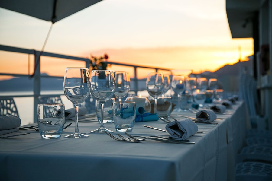 21 Things to do in La Jolla California a Dining Table with a Sun Setting in the Background