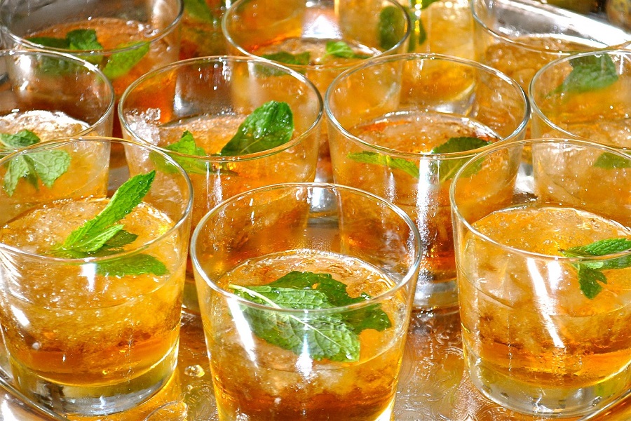 Bourbon Cocktails for Fall Close Up of a Serving Tray of Bourbon in Glasses