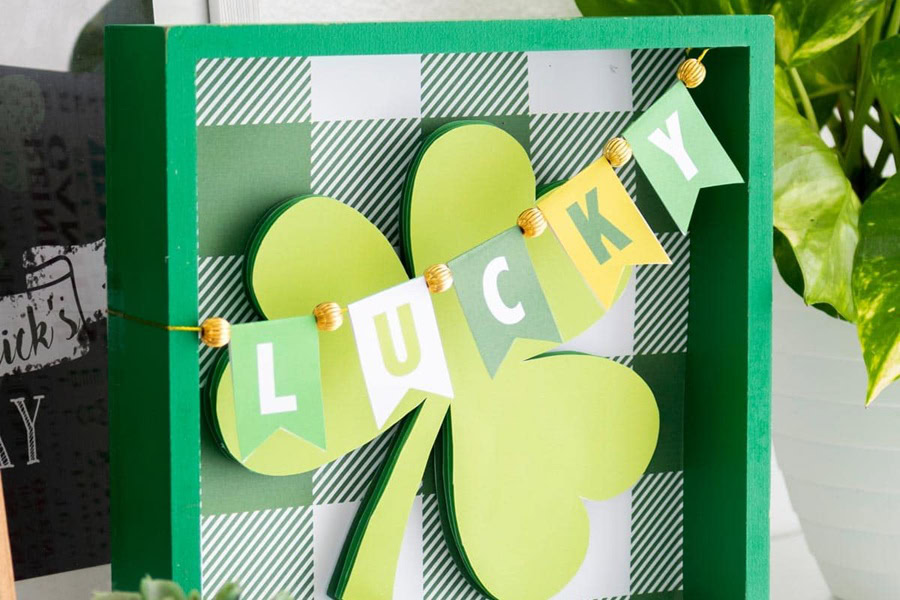 Creative St Patricks Day Decorations on a Budget a 3D Shamrock Frame That Says Lucky Across the Front