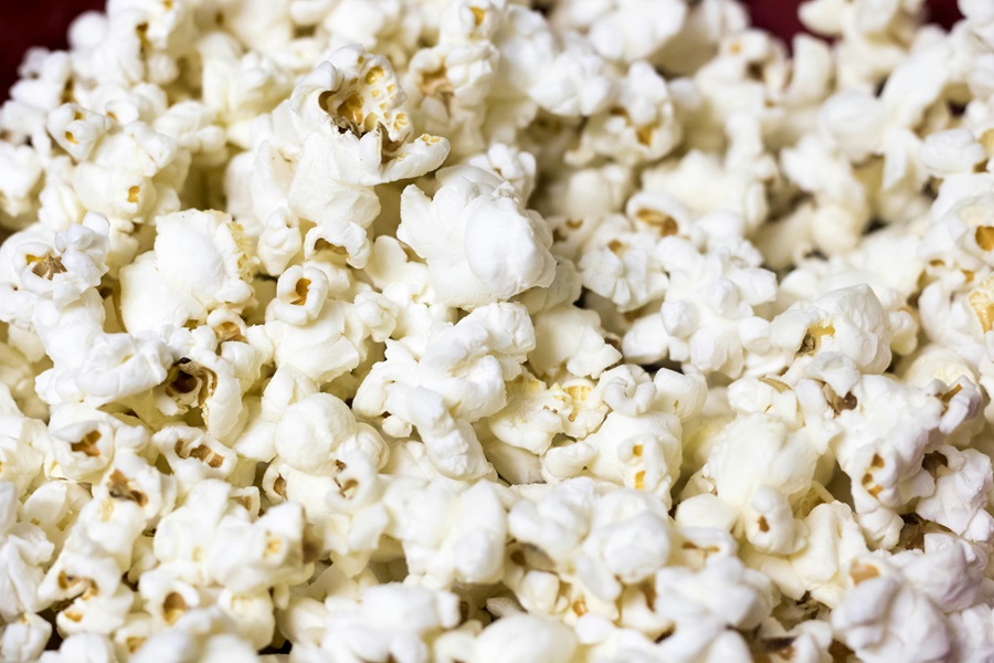 Best Snacks for Weight Loss to Carry with You Close Up of Popcorn