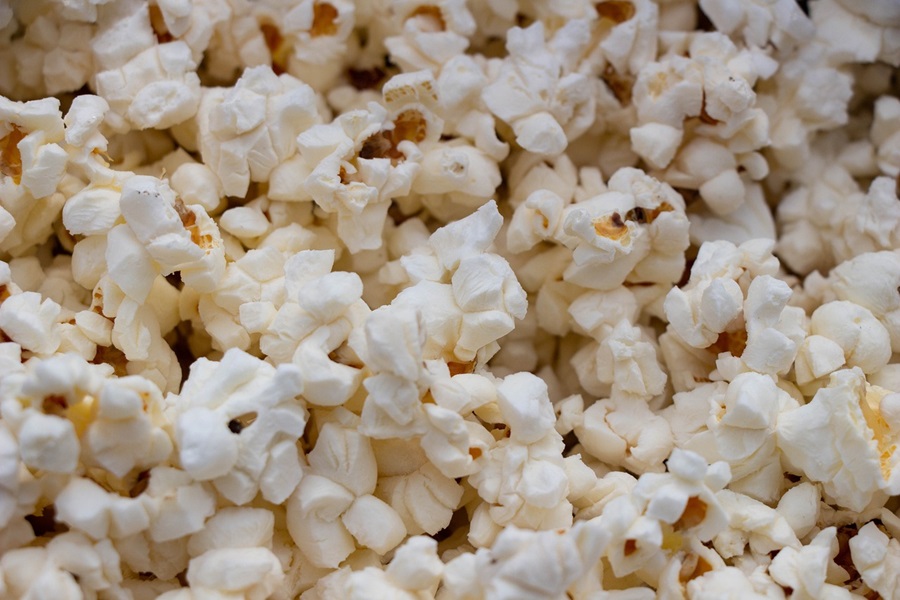 Best Snacks to Eat at Night for Weight Loss Close Up of Popcorn