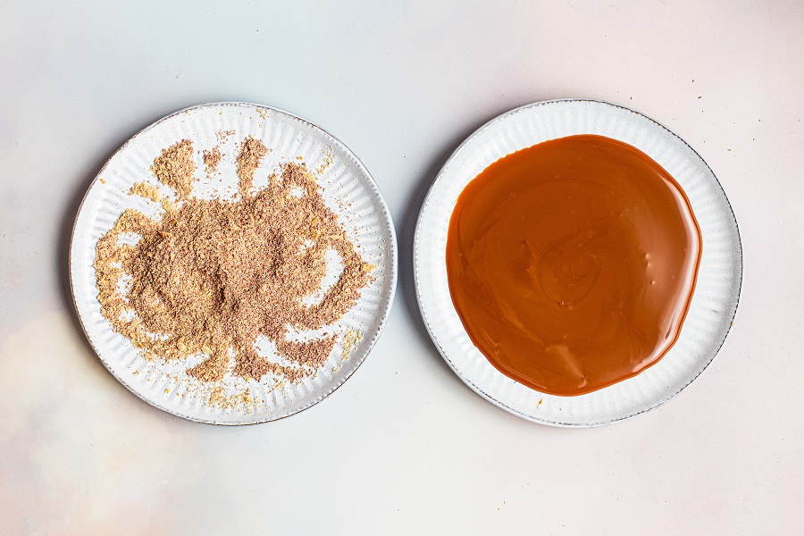 Pumpkin Spice Mocktail Caramel and Graham Cracker Ready for Dipping