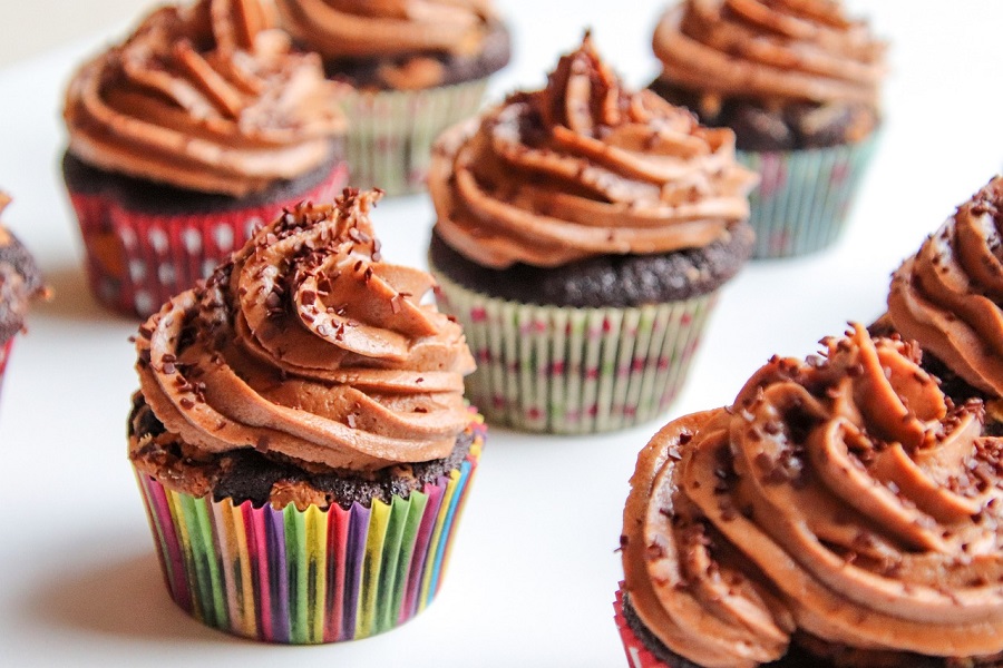 Summer Cupcakes Chocolate Cupcakes with Chocolate Frosting