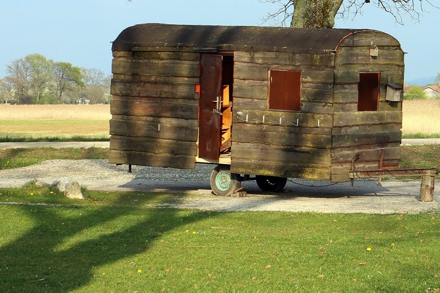 Small Camper Interior Ideas an Old Wooden Camper