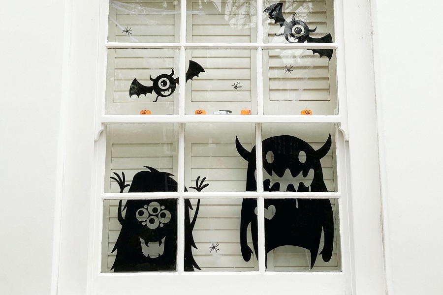 Indoor Halloween Decor Ideas Scary Silhouettes on a Window