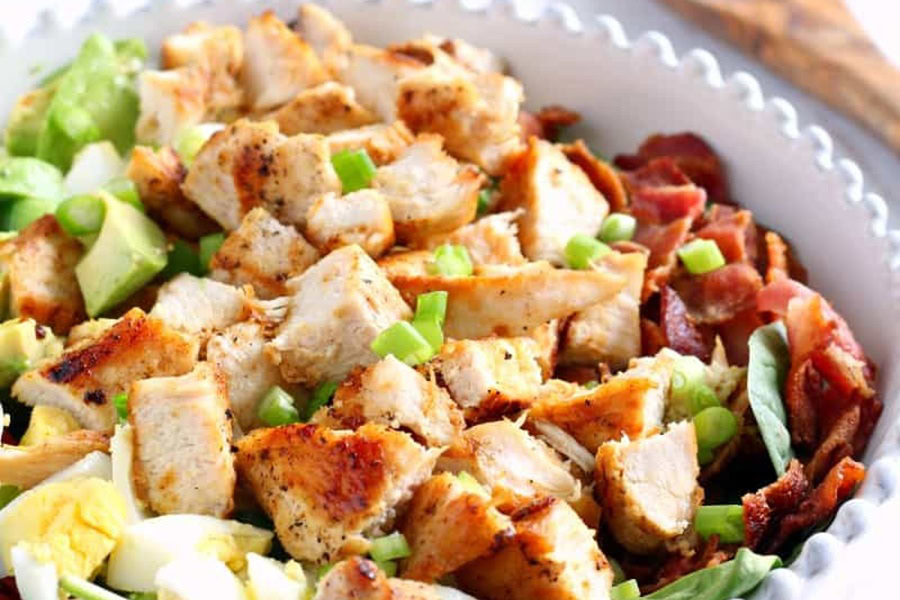Whole30 Lunch Recipes Diced Chicken, Bacon, and Lettuce in a Bowl Paleo Chicken Cobb Salad with Buffalo Ranch