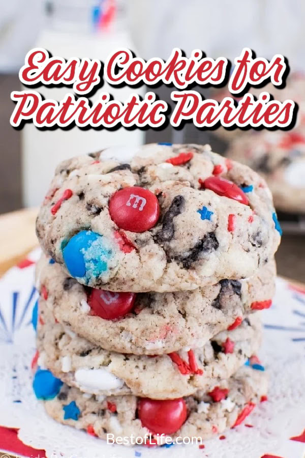 Use these 4th of July cookies to serve up something sweet to enjoy while watching fireworks in the sky. via @thebestoflife