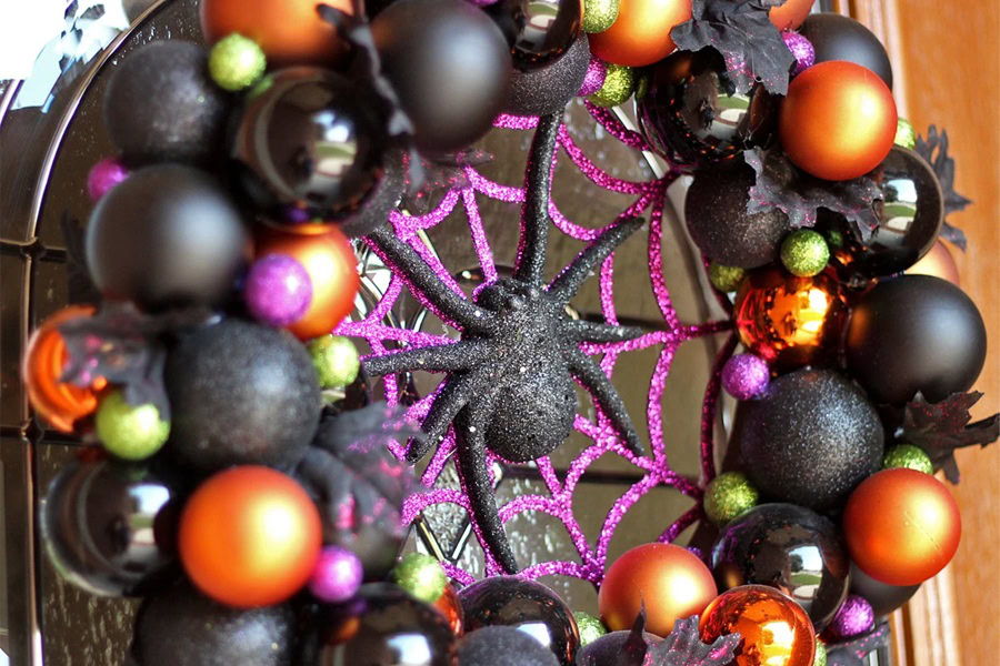 Halloween Decorations for a Spooky Party DIY Halloween Ornament Wreath on a Door